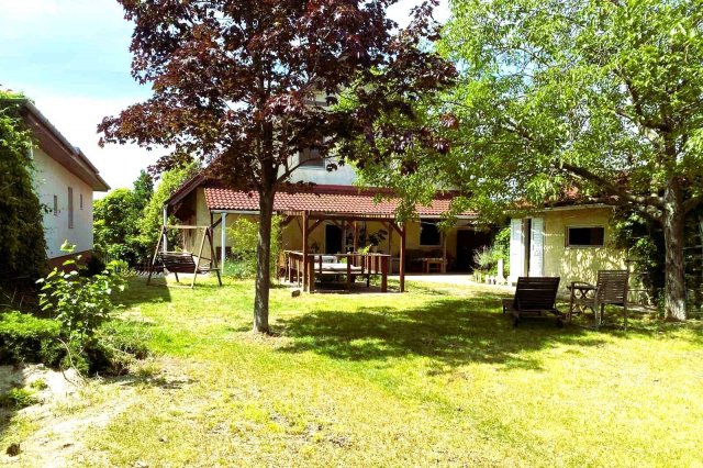 Eladó családi ház, Dunaharasztin 125 M Ft, 7 szobás