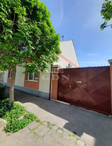 Eladó családi ház, Szegeden 89.8 M Ft, 4+1 szobás