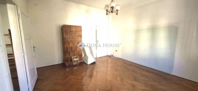 Eladó téglalakás, Szombathelyen 38 M Ft, 2 szobás