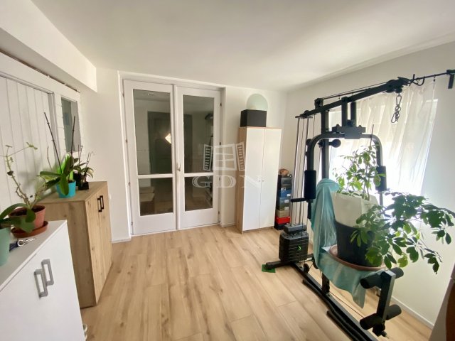 Eladó családi ház, Kartalon 89 M Ft, 6+1 szobás