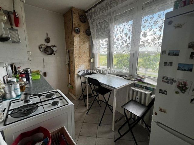 Eladó panellakás, Budapesten, XV. kerületben 63.9 M Ft, 3 szobás