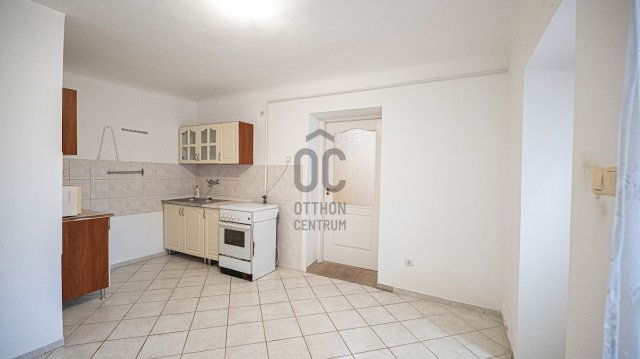 Eladó családi ház, Tolnán 19.9 M Ft, 2 szobás
