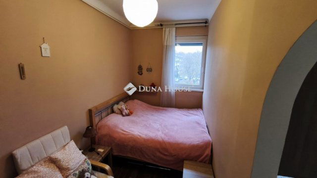 Eladó téglalakás, Pécsett, Bánki Donát úton 36.9 M Ft