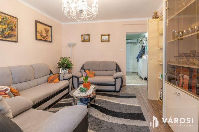 Eladó téglalakás, Szegeden 59.9 M Ft, 2 szobás