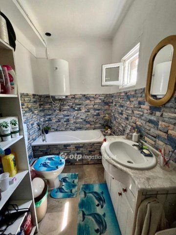 Eladó családi ház, Monyoródon 24.4 M Ft, 117+3 szobás