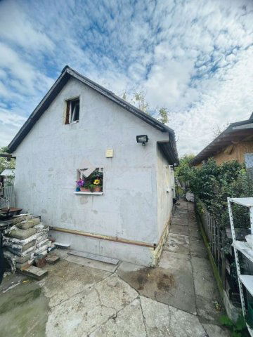 Eladó családi ház, Szigetszentmiklóson 22.9 M Ft, 3 szobás