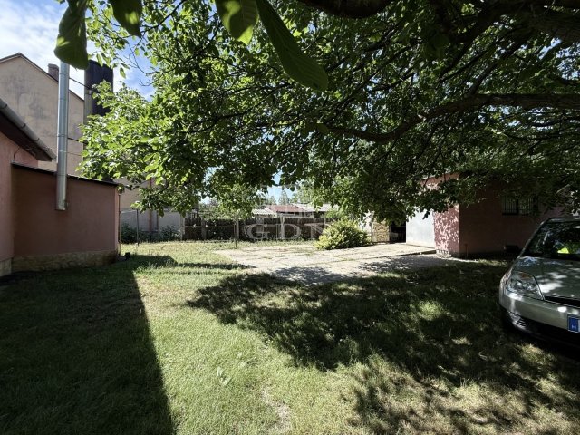 Eladó családi ház, Székesfehérvárott 65 M Ft, 3 szobás