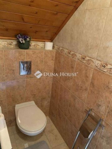 Eladó családi ház, Vecsésen 149.9 M Ft, 5 szobás