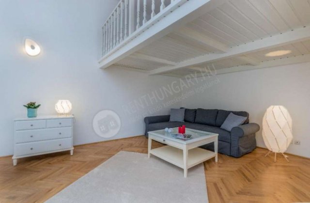 Kiadó téglalakás, albérlet, V. kerületben, Hold utcában