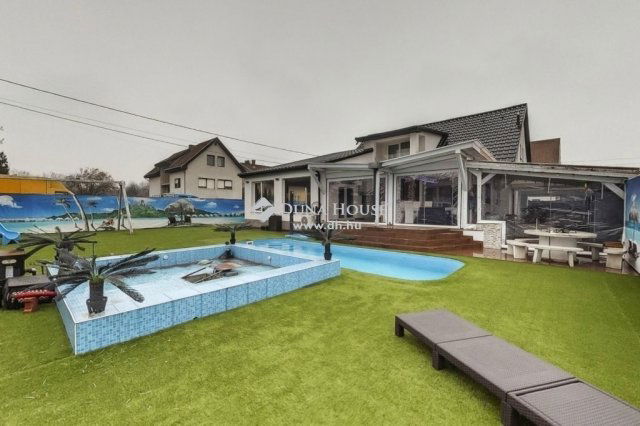 Eladó családi ház, Szigethalmon 259.9 M Ft, 7 szobás