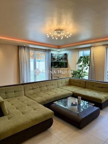 Eladó ikerház, Budapesten, XVIII. kerületben 130 M Ft, 4 szobás