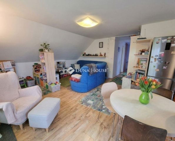 Eladó téglalakás, Szigetszentmiklóson 64.9 M Ft, 3 szobás