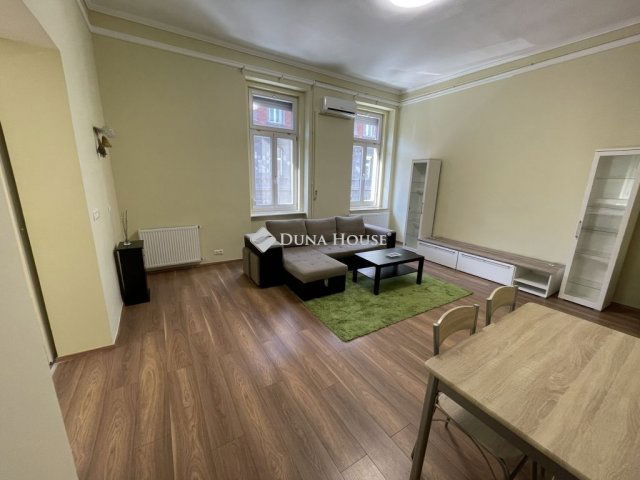 Eladó téglalakás, Budapesten, VII. kerületben 74 M Ft, 2 szobás