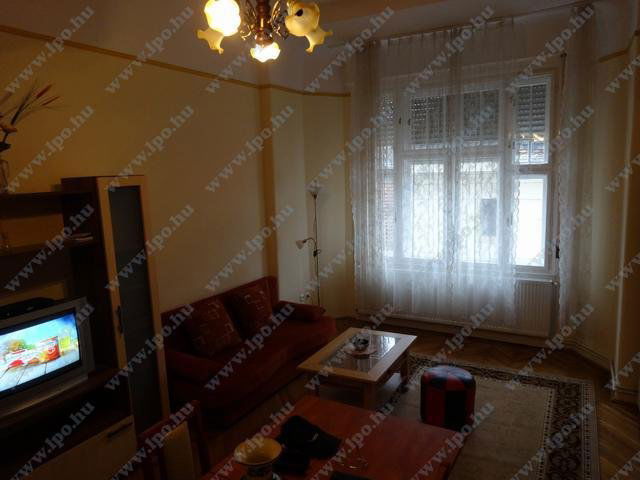 Kiadó téglalakás, albérlet, Budapesten, V. kerületben, 3 szobás