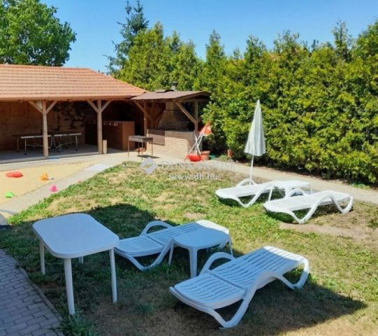 Eladó hotel, Hajdúszoboszlón 596.75 M Ft, 2 szobás