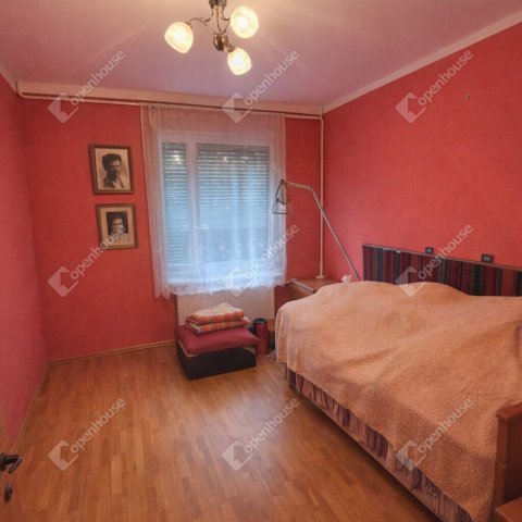 Eladó panellakás, Tatabányán 59 M Ft, 4 szobás