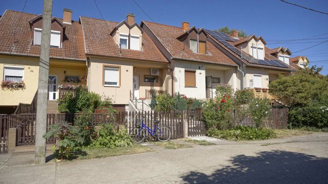 Eladó sorház, Tiszafüreden 77 M Ft, 4 szobás