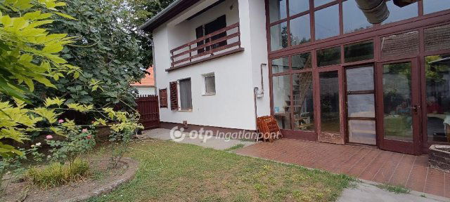 Eladó családi ház, Tótkomlóson 39.9 M Ft, 4+1 szobás