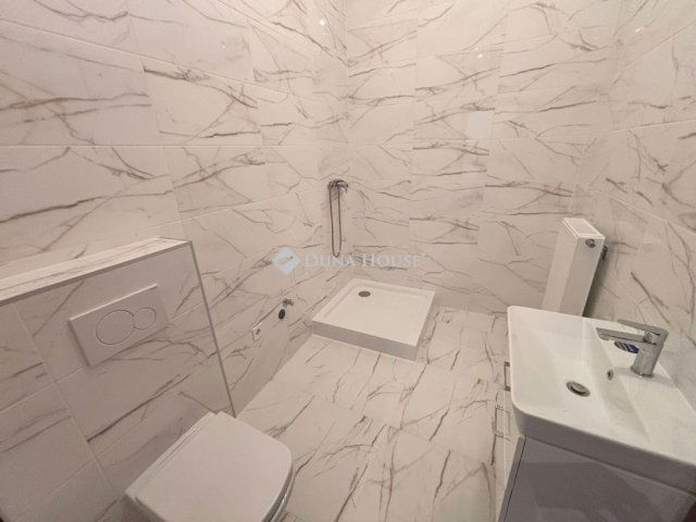 Eladó téglalakás, Sopronban 63.9 M Ft, 2 szobás