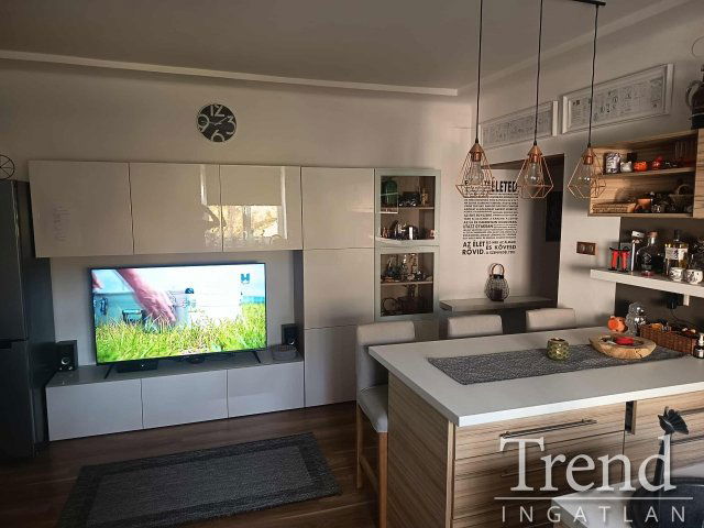 Eladó téglalakás, Dunaújvárosban 39.9 M Ft, 2 szobás