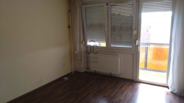 Eladó téglalakás, Szombathelyen, Barátság utcában 32.9 M Ft