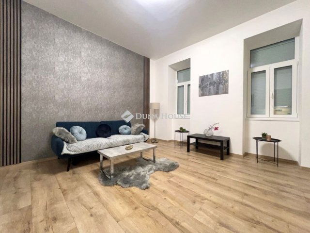 Eladó téglalakás, Budapesten, VI. kerületben 51 M Ft, 1 szobás