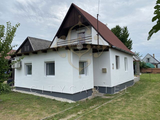 Eladó nyaraló, Fonyódon 64.9 M Ft, 3+1 szobás