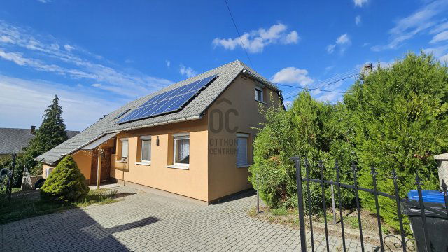 Eladó családi ház, Csákváron 85 M Ft, 5 szobás