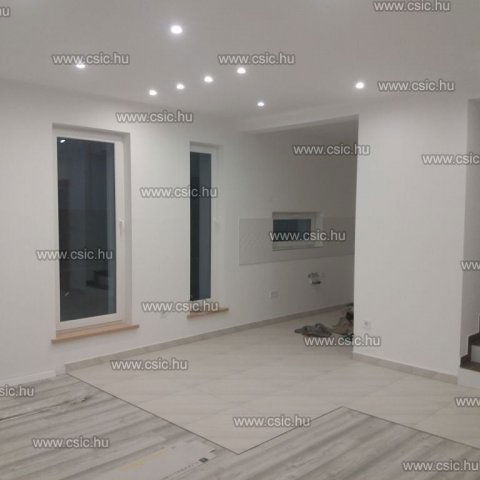Eladó ikerház, Herceghalomon 135 M Ft, 5 szobás