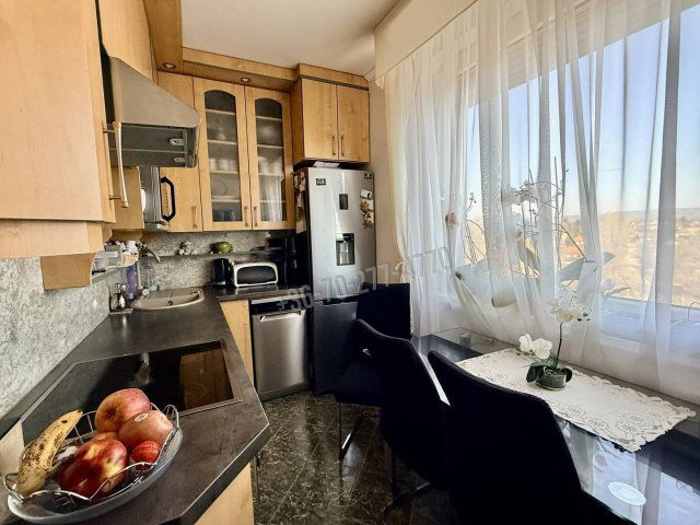 Eladó panellakás, Oroszlányban 36.8 M Ft, 2+1 szobás