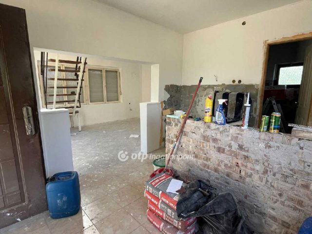 Eladó családi ház, Szentmártonkátán 32.9 M Ft, 1+1 szobás