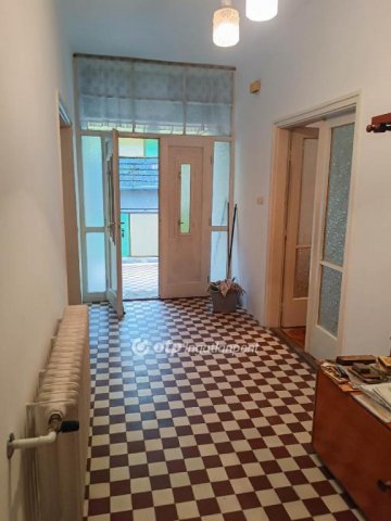 Eladó családi ház, Berkeszen 18 M Ft, 4 szobás
