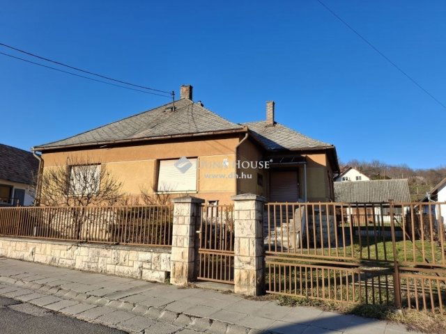 Eladó családi ház, Mecseknádasdon 35.99 M Ft, 3 szobás