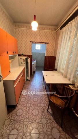 Eladó családi ház, Ugodon 35.9 M Ft, 5 szobás