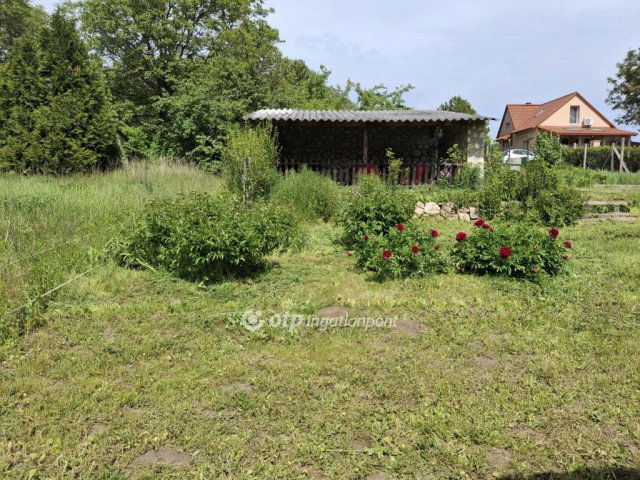 Eladó telek, Pápán 8.8 M Ft / költözzbe.hu