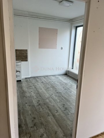 Kiadó üzlethelyiség, Veszprémben, Kossuth Lajos utcában