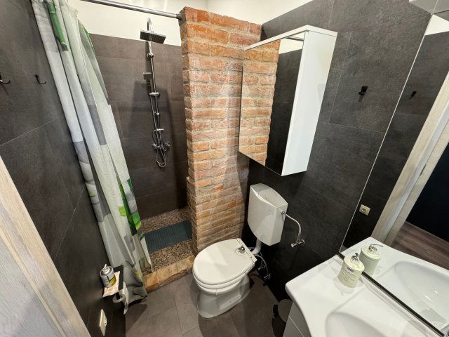 Kiadó téglalakás, albérlet, Pécsett, Kóczián Sándor utcában