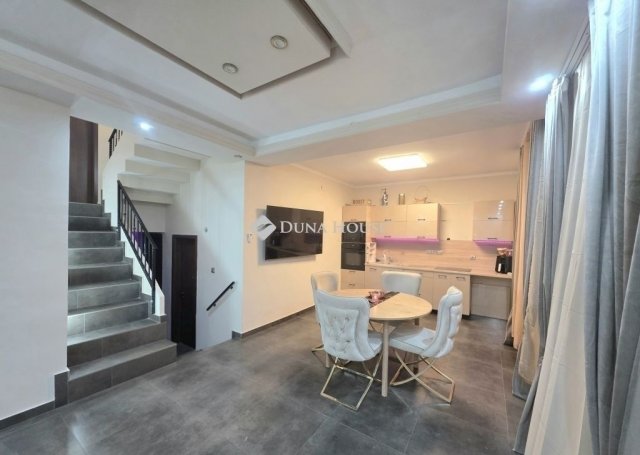 Eladó családi ház, Gyömrőn 120 M Ft, 7 szobás