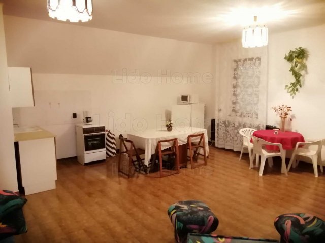 Eladó családi ház, Balatonszárszón 85 M Ft, 7 szobás