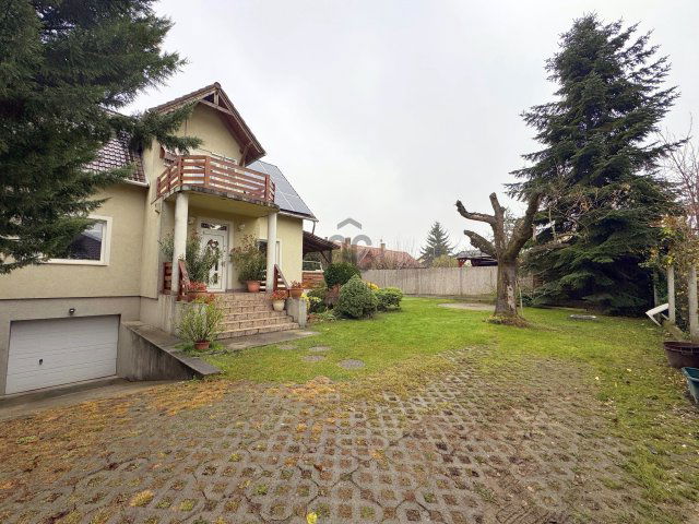 Eladó ikerház, Gödön 149.5 M Ft, 4 szobás