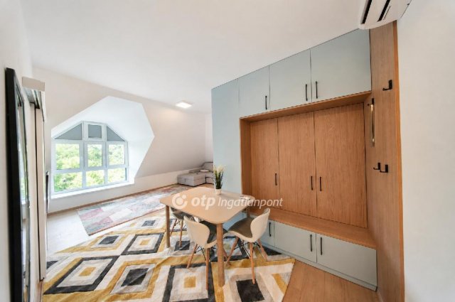 Eladó téglalakás, Balatonkenesén 75 M Ft, 1+1 szobás