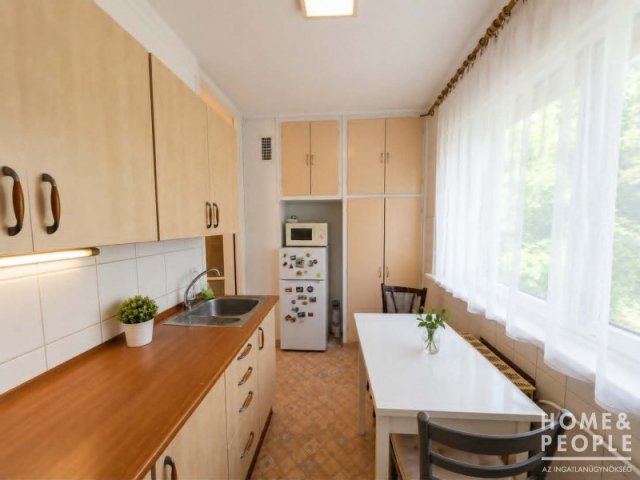 Eladó téglalakás, Szegeden 43.999 M Ft, 2 szobás