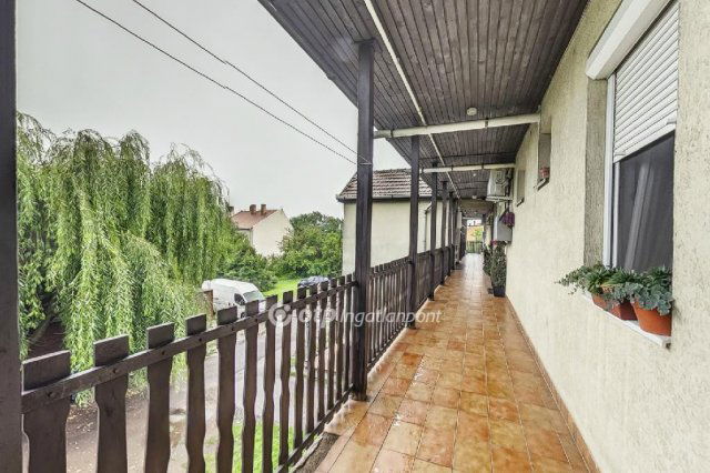 Eladó téglalakás, Kálban 20 M Ft, 1+2 szobás