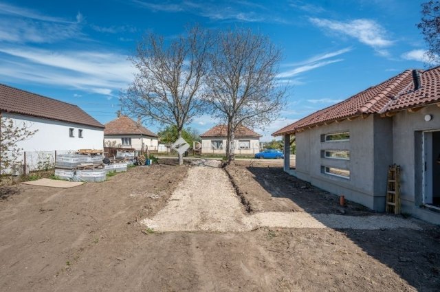 Eladó családi ház, Somon 79.9 M Ft, 3 szobás