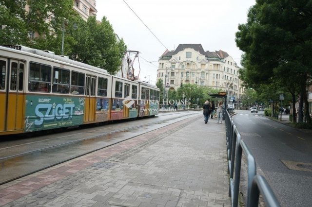 Eladó téglalakás, Budapesten, XI. kerületben 98.5 M Ft, 3 szobás