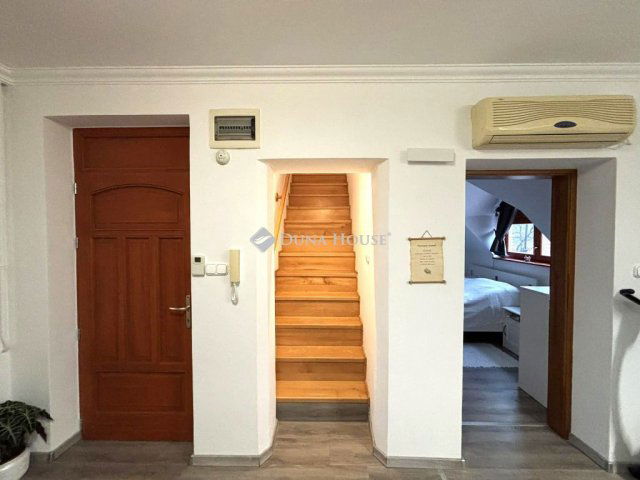 Eladó téglalakás, Csornán 84.9 M Ft, 4 szobás