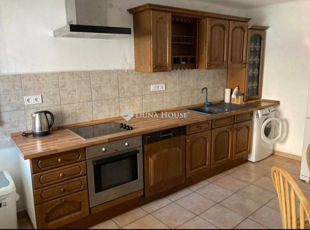 Kiadó családi ház, albérlet, Faddon, Béke utcában, 3 szobás