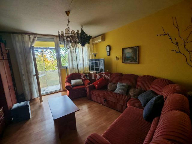 Eladó panellakás, Baján 32 M Ft, 1+2 szobás