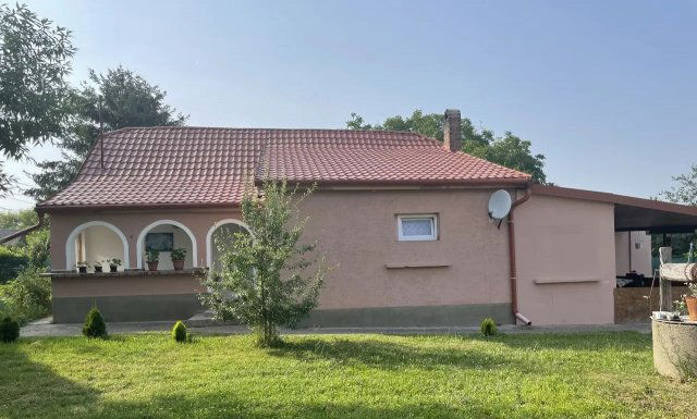 Eladó családi ház, Nagyvenyimen 27.9 M Ft, 2 szobás