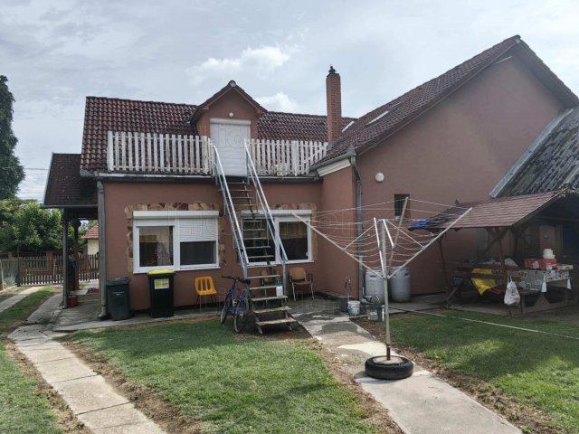 Eladó családi ház, Berzencén 33.5 M Ft, 5 szobás